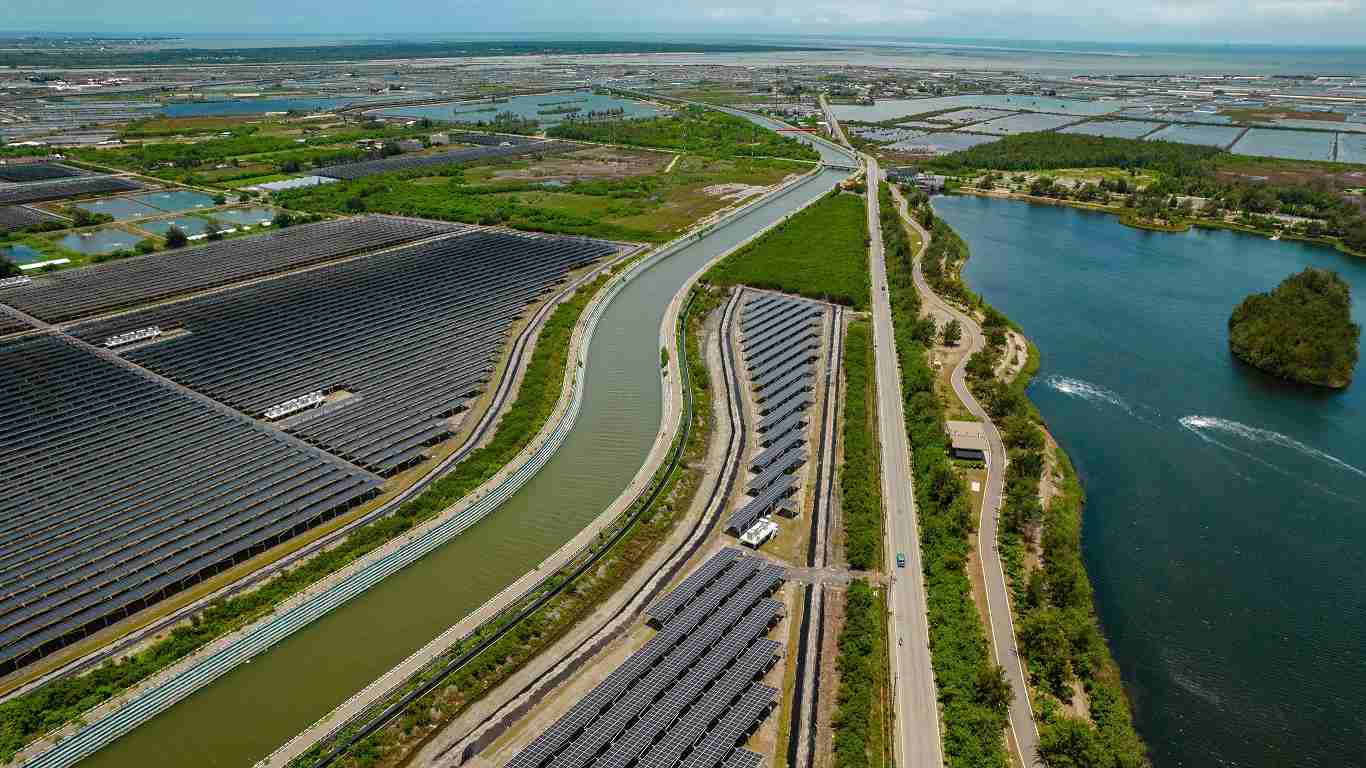 银河集团能源事业提供智慧能源管理、、太阳能监控管理、、、全方位电厂建置及运维解决方案，，，，并拥有管理超过6000案场的经验