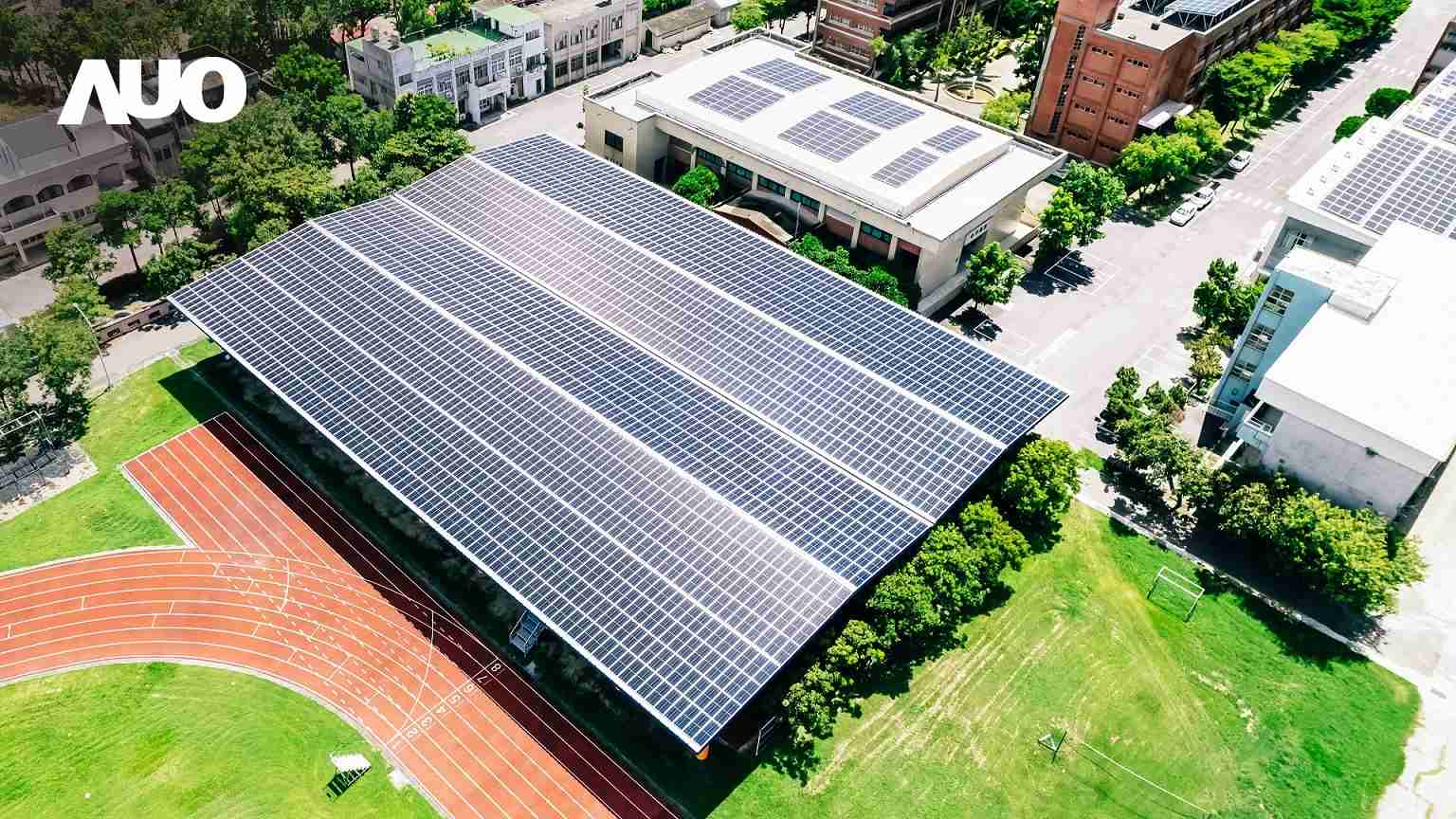 银河集团SunSteel光电整合型浪板具备快速安装、、、轻量化优势,,,,可提升15%发电效能,,,,通过国际IEC与台湾VPC认证安全、、、防漏、、、、耐候标准